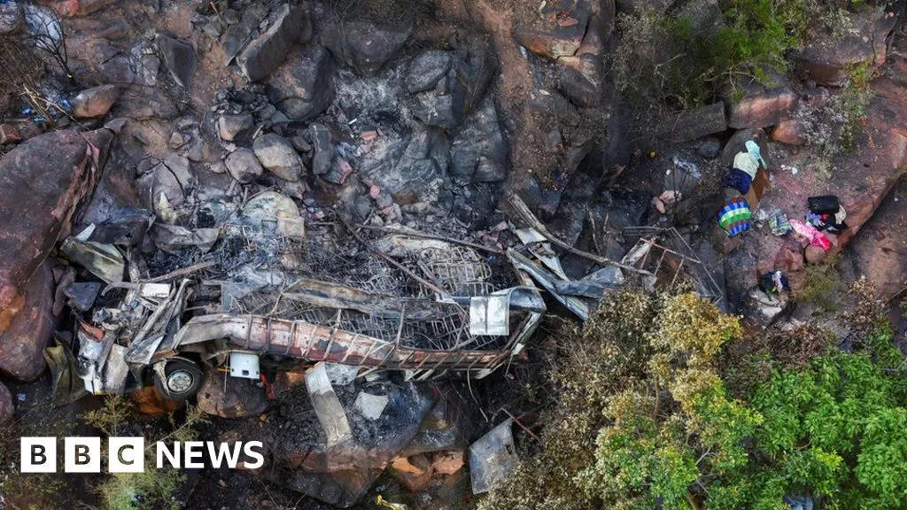 45 Killed in South Africa Bus Crash, Girl, 8, Sole Survivor