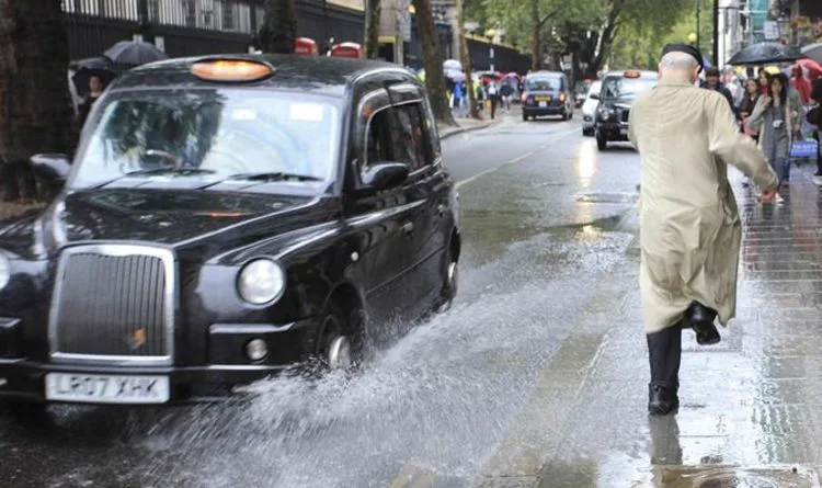 Motorists Face £5,000 Fine for Splashing Pedestrians in Rain