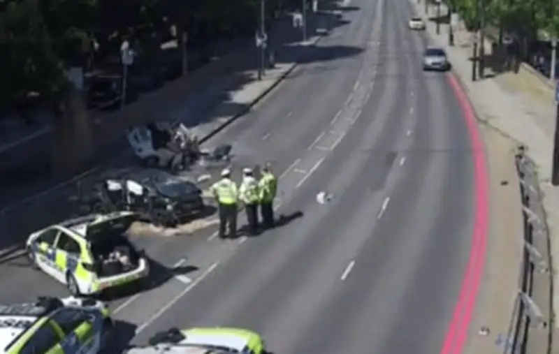 74-Year-Old Man Dies in A316 Crash Near Twickenham Bridge