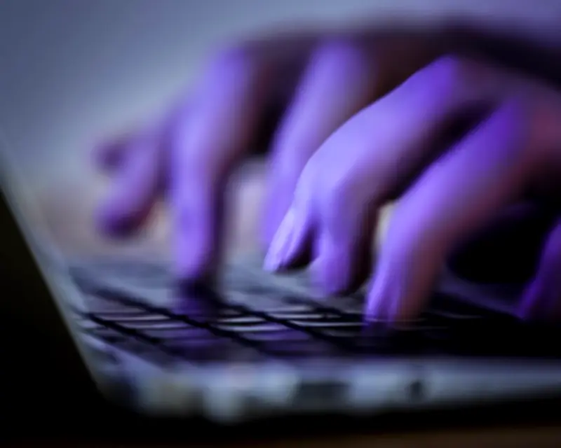 AI Decouples Skill from Ability in Cyber-Attacks, Warns Expert
