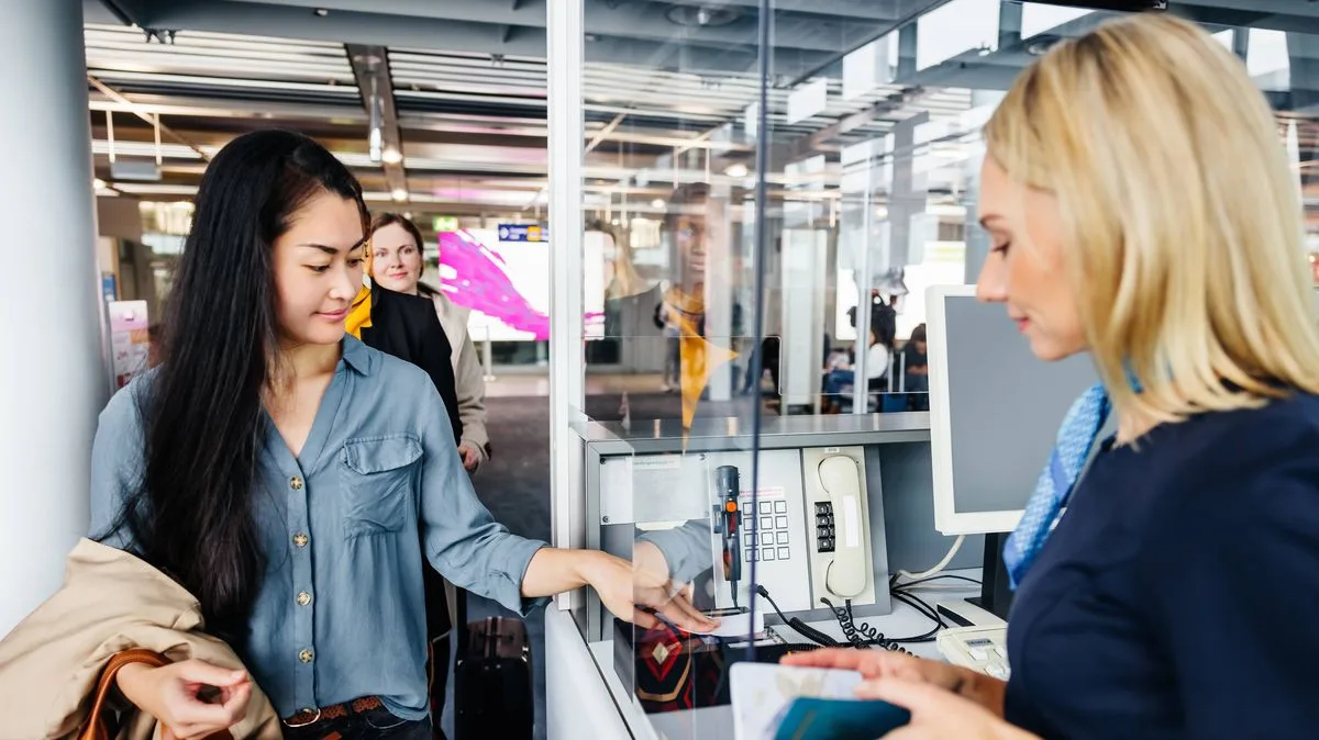 Airport Sandwich Rule: £5,000 Fine Warning for Frozen Snacks