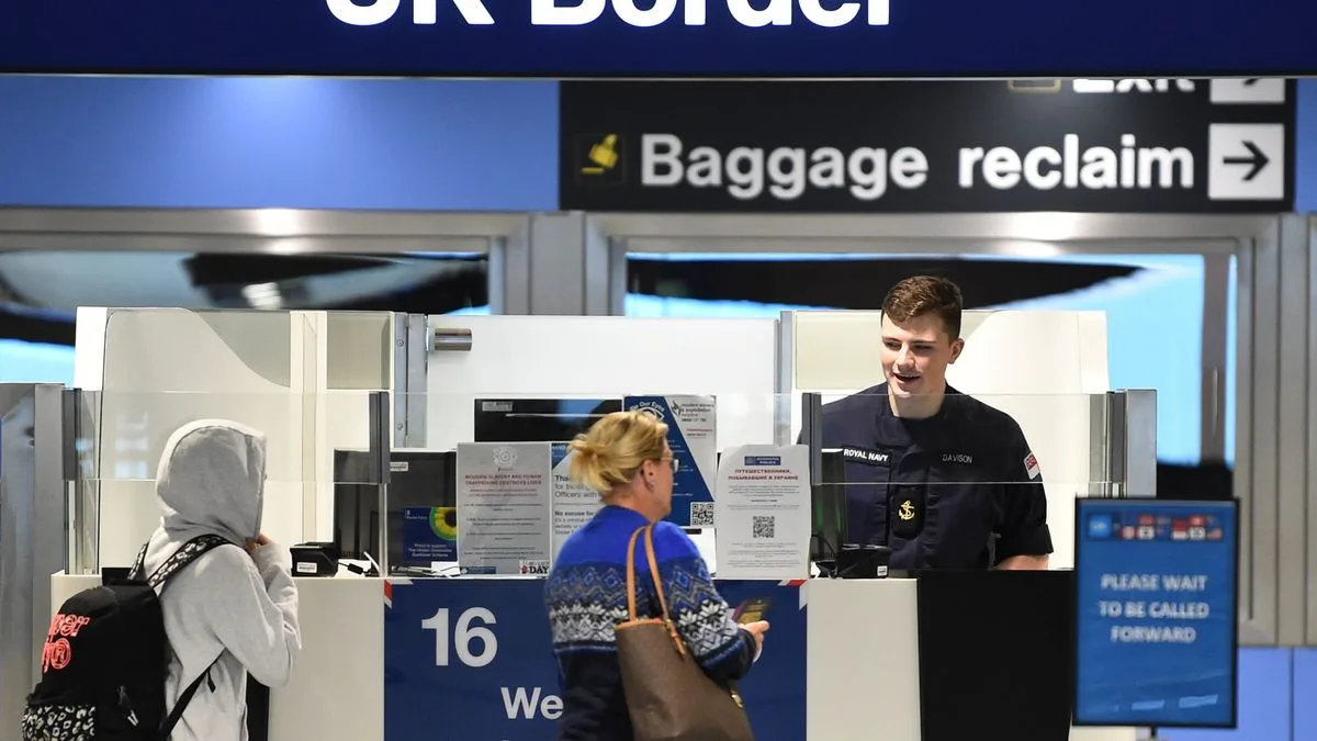 Airport Workers Urgent Warning Over Viral Zip Tie Luggage Hack