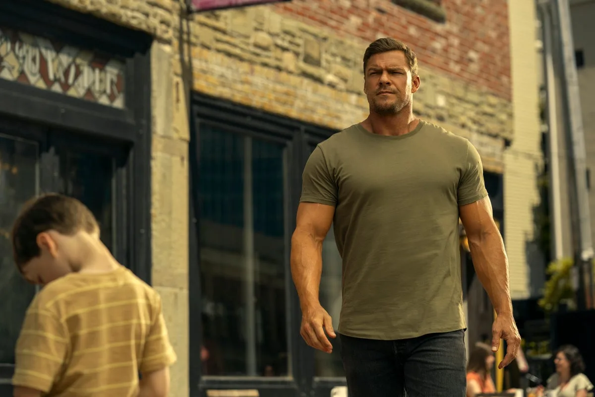 I Tried Alan Ritchson's Three-Move Reacher Arm Workout – And It Only Took 30 Minutes