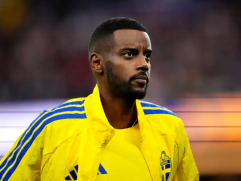 Alexander Isak scolds Anthony Elanga after World Cup draw unawareness