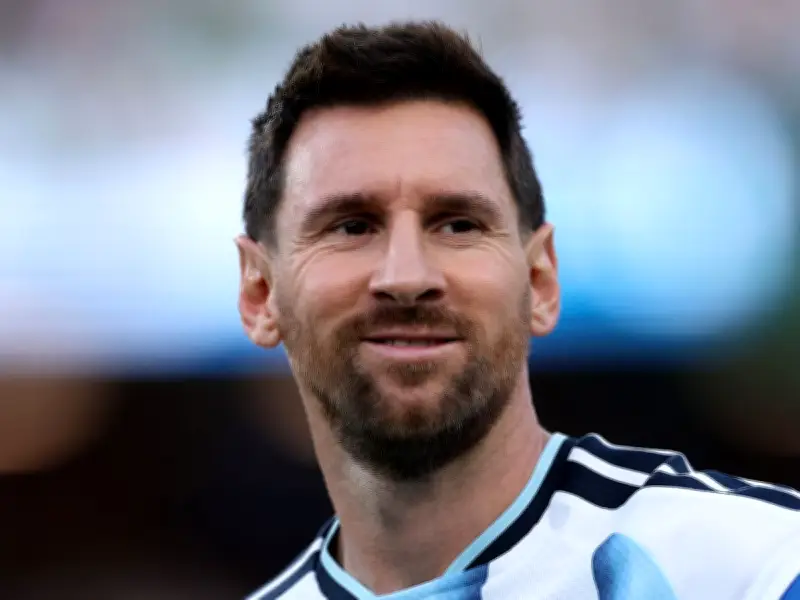 Algeria Files Complaint to FIFA Over Lionel Messi's Red Card Escape