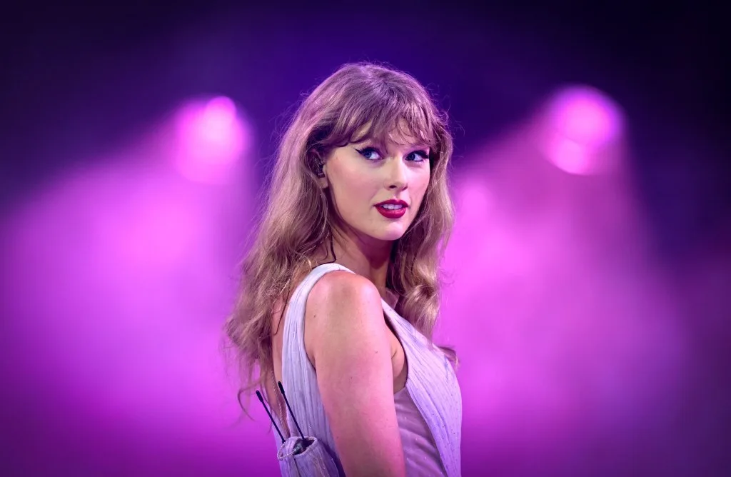 Taylor Swift Leads 2026 American Music Awards Nominations with Eight Nods