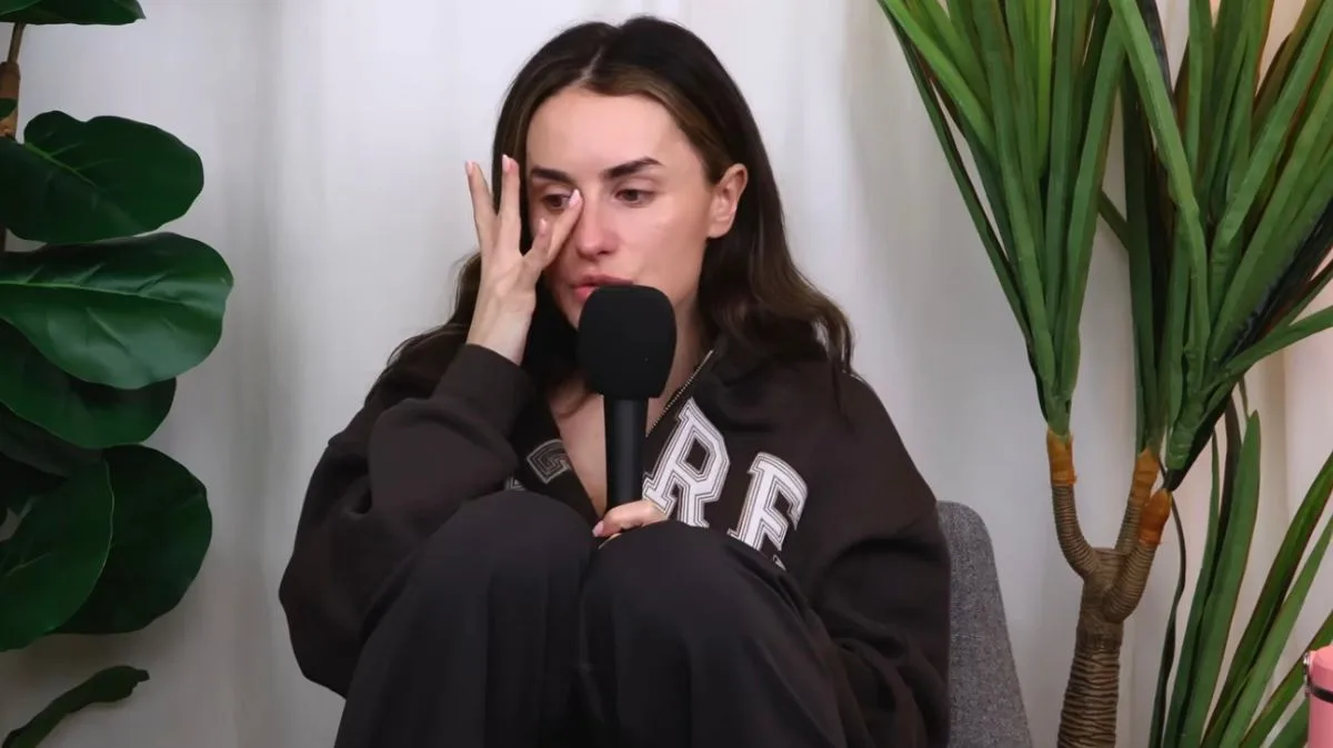 Amber Davies Breaks Down Over Online Hate And Heartbreak