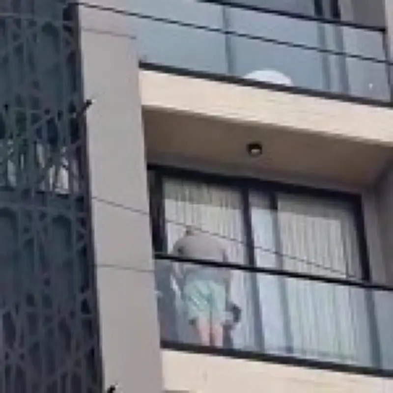 American Father Mistaken for Abuser While Saving Choking Son on Balcony