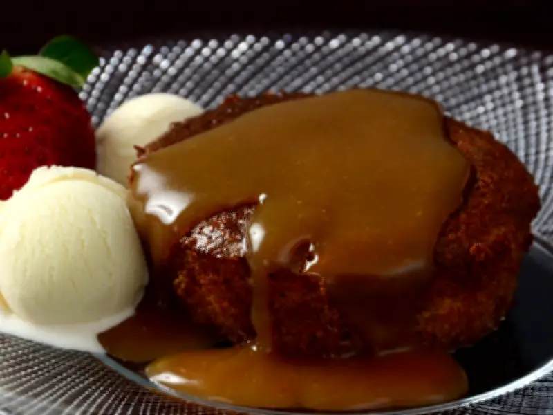 American Tries Sticky Toffee Pudding: Brits Complain About Missing Custard