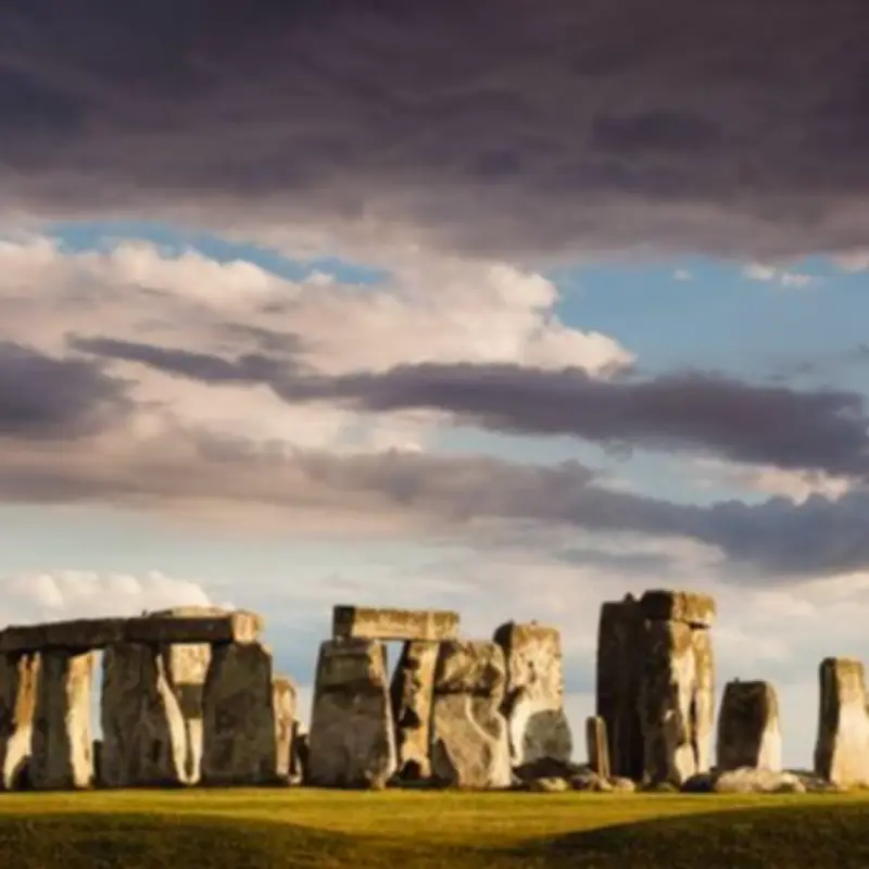 Ancient Discovery Near Stonehenge Rewrites History of Solstice Alignments