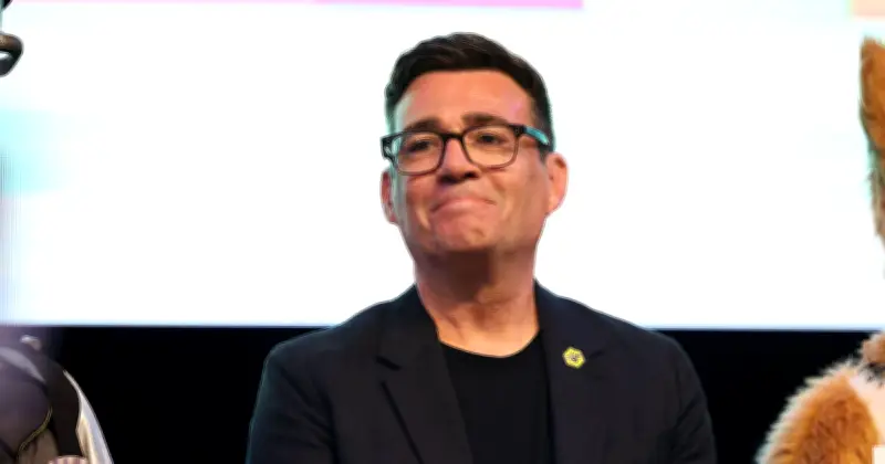 Andy Burnham dealt 'disaster' live on air minutes before Starmer resigns
