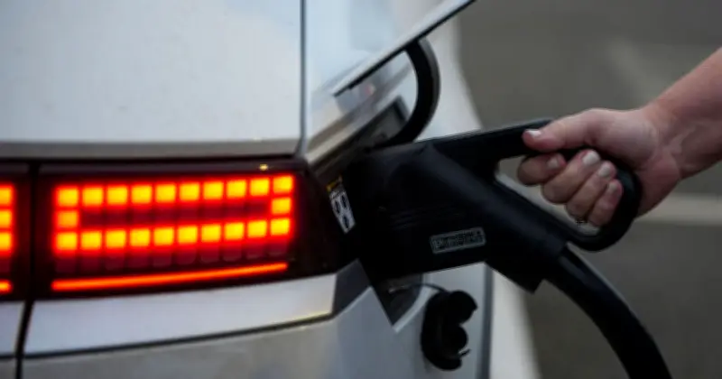 Andy Burnham Urged to Proceed with Ban on New Petrol Cars by Climate Advisers