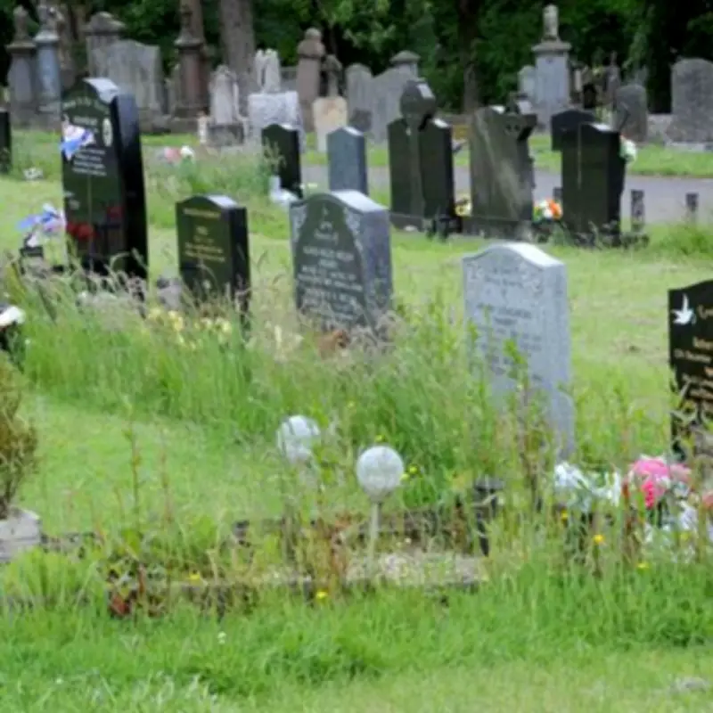 Anger over overgrown grass at Paisley's Hawkhead Cemetery
