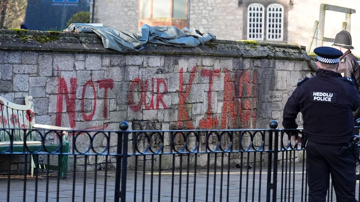 Anti-Monarchy Graffiti Defaces Cathedral Before Royal Visit