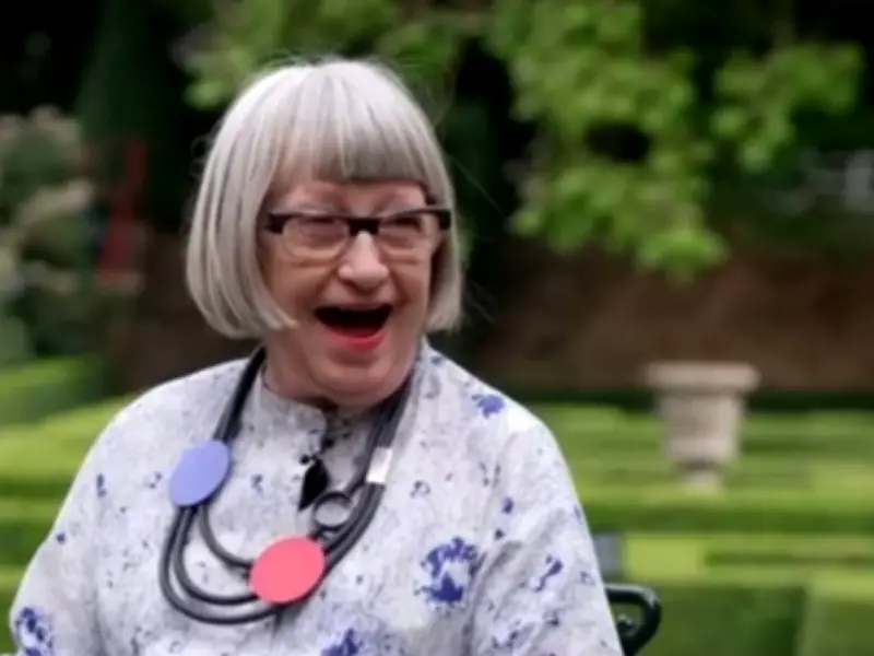 Antiques Road Trip: Scottish Table Fetches £360 on Celebrity Show