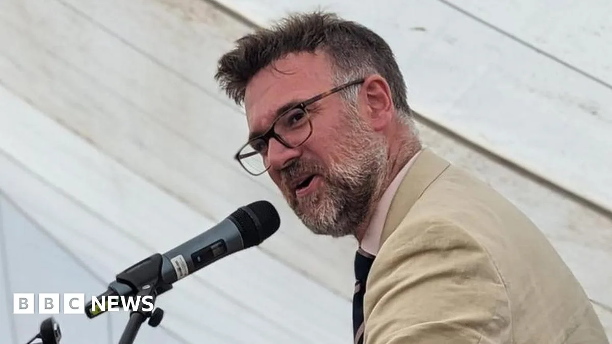 Antiques Roadshow Expert Charles Hanson Charged with Assault