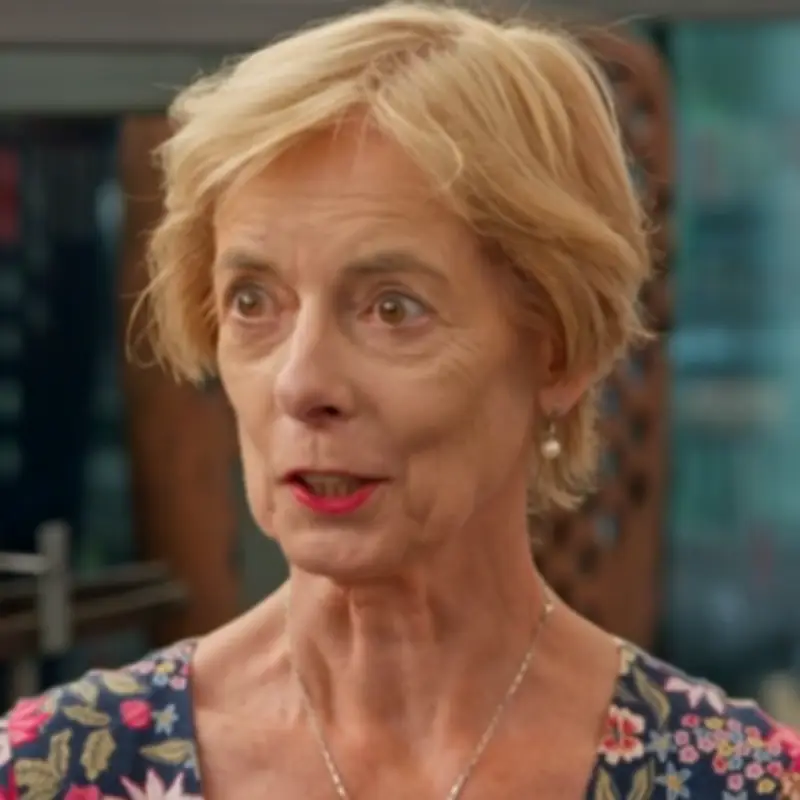 Antiques Roadshow Guest Stunned by £2,500 Valuation of Chinese Tea Set