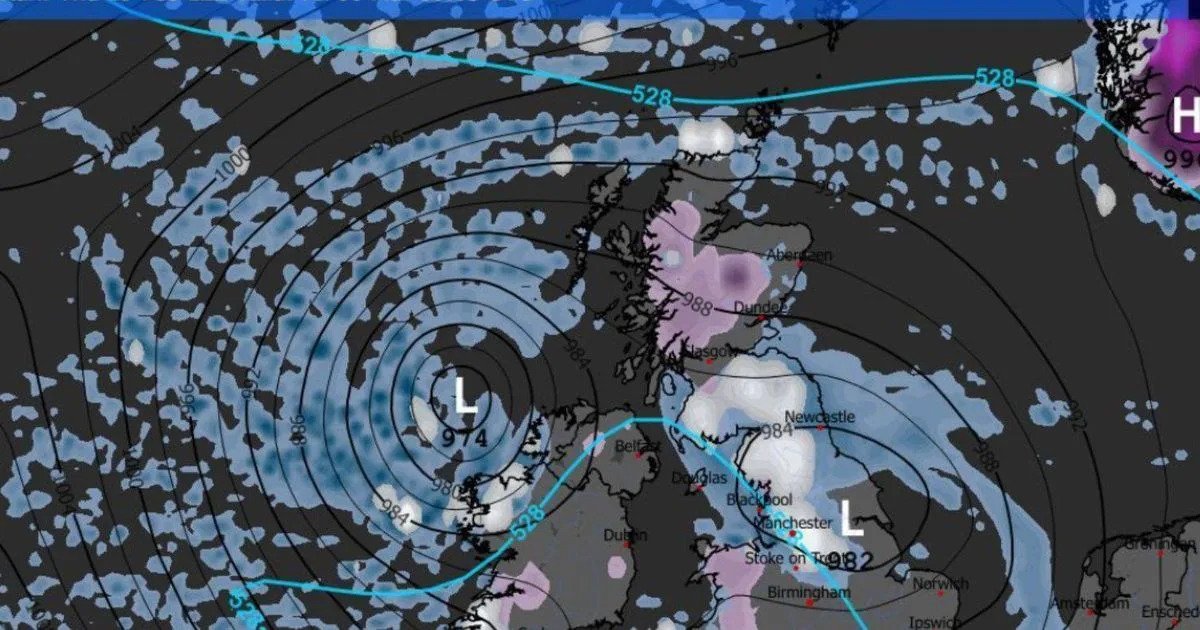Arctic Blast to Bring Up to 59cm Snow Across UK, Weather Maps Show