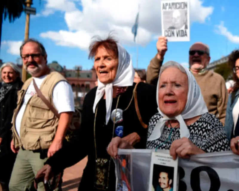 Argentinian Activist Taty Almeida Dies at 95, Sought Disappeared Son for 50 Years