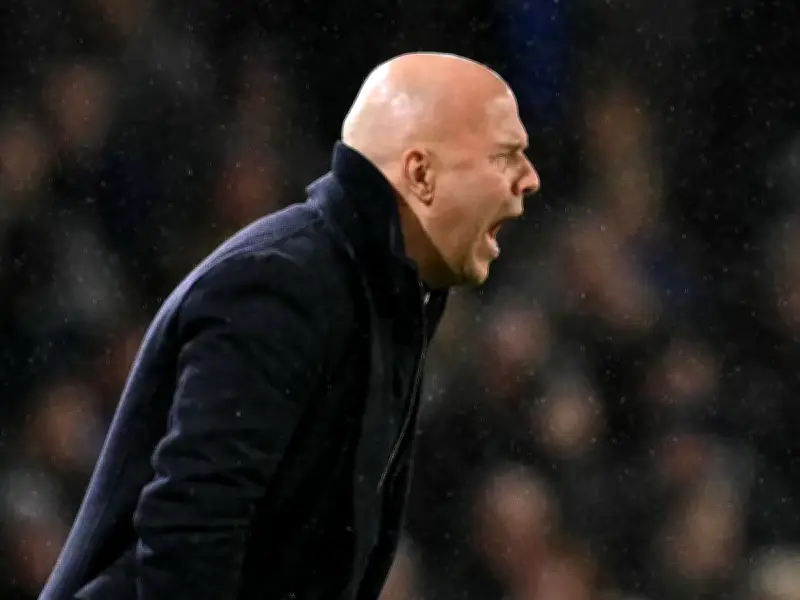 Arne Slot's rocky relationships with three Liverpool players before sacking