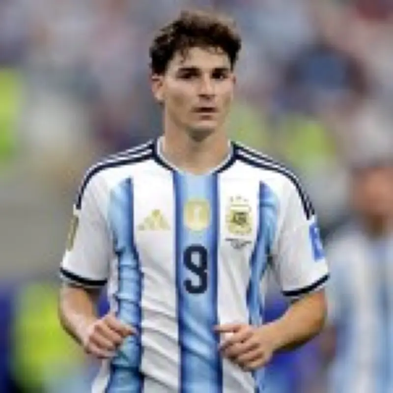 Arsenal Rule Out Julian Alvarez Move After Star's Barcelona Preference