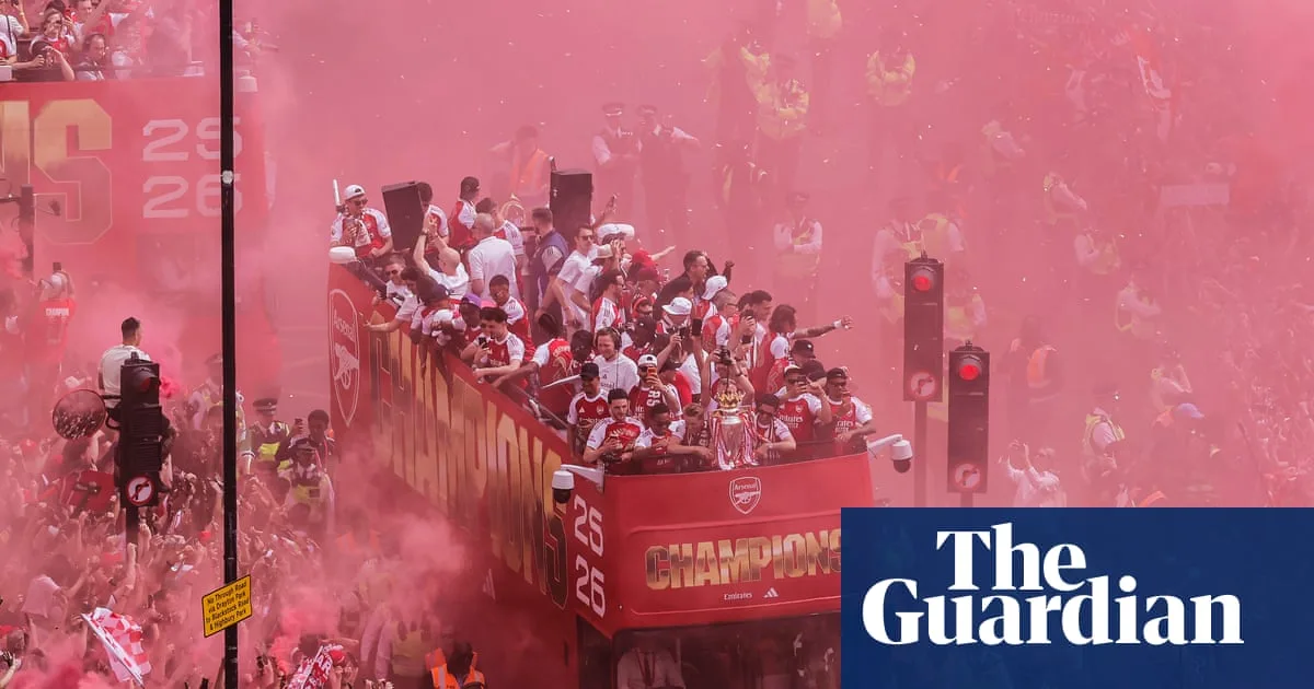 Arsenal's Premier League Trophy Parade Draws Up to One Million Fans