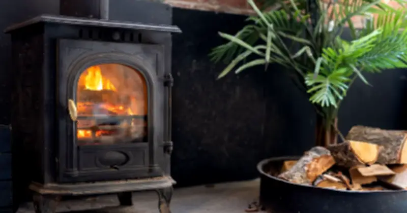 Ban Log Burners in UK Homes to Save 1,500 Lives Yearly, Report Urges
