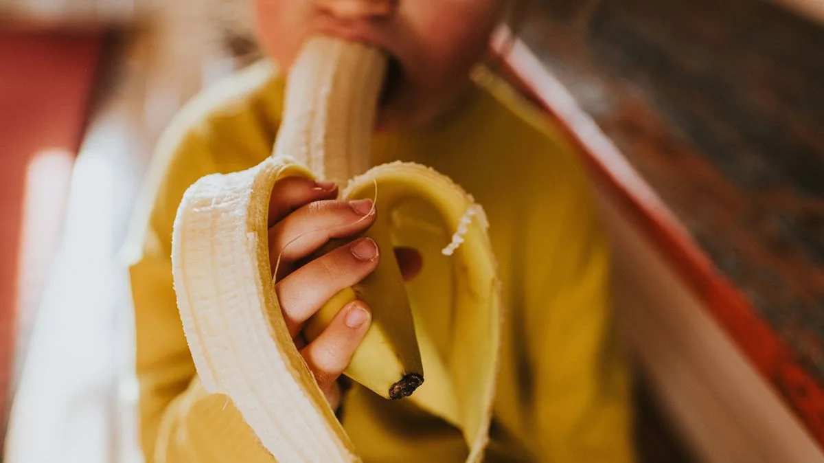 Mum's 'Special' Food Storage Method Keeps Bananas Yellow for 15 Days Longer
