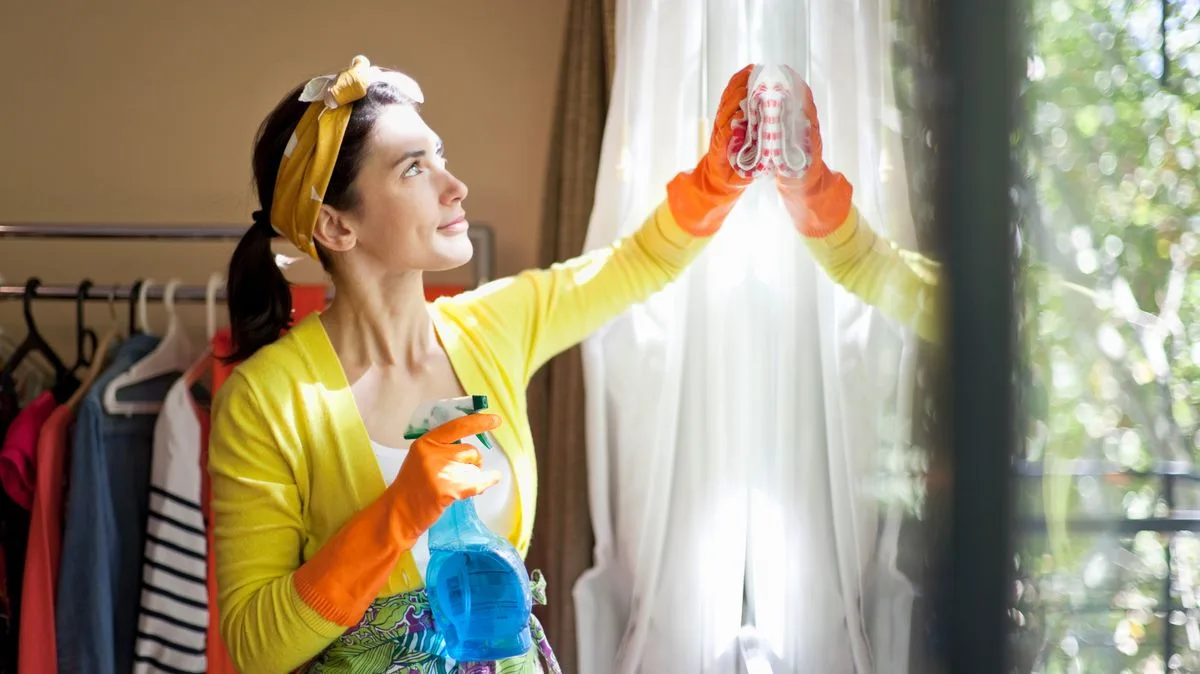 Banish Window Mould With A 35p Kitchen Staple