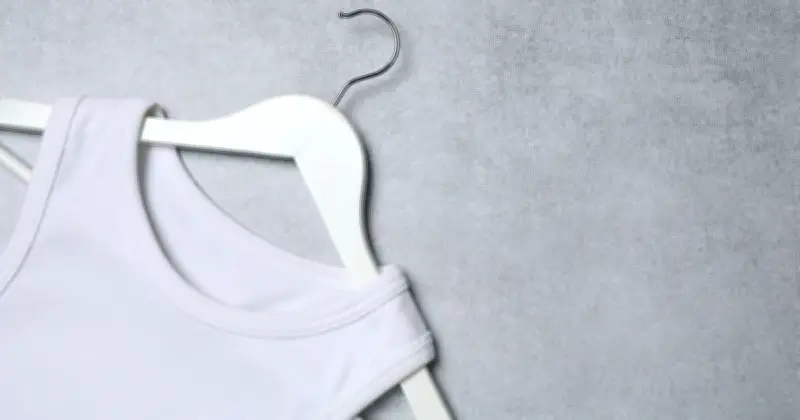 Banish Yellow Stains from White Clothes with 2p Aspirin Trick