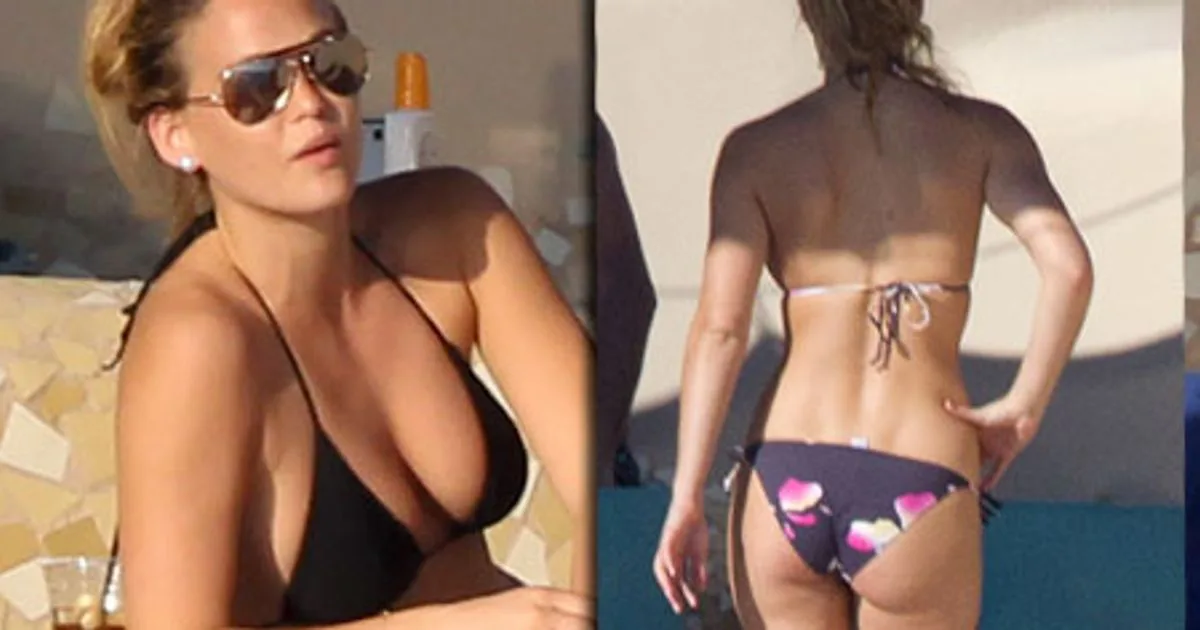 Bar Refaeli, 25, Shows Off Bikini Body in Mexico