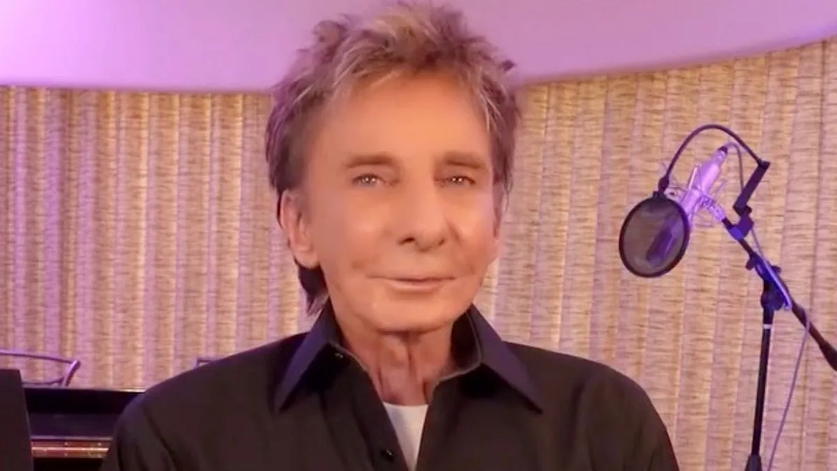Barry Manilow Fears His Singing Voice May Be Gone Forever After Lung Cancer Surgery