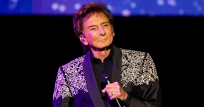 Barry Manilow Shares Emotional Cancer Update During Comeback Show in Glasgow