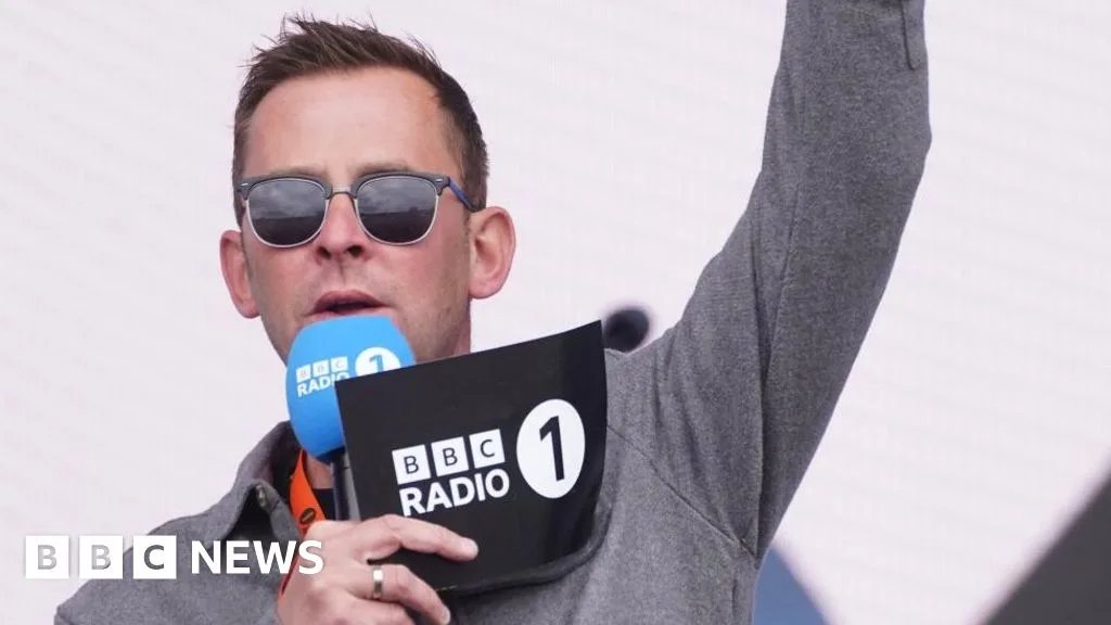 Scott Mills Bids Farewell to Radio 1 After 24 Years, Moves to Radio 2