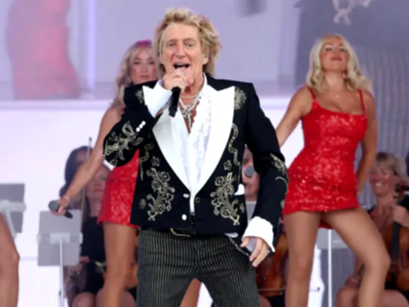 BBC Viewers All Say Same Thing Minutes Into Sir Rod Stewart's Glastonbury Repeat