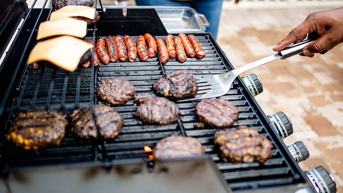 Clean Your BBQ With Vinegar and Baking Soda This Bank Holiday Weekend