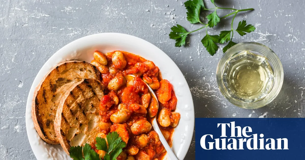 Celebrity Chefs Urge Britons to ‘Bang in Some Beans’ to Boost Legume Consumption