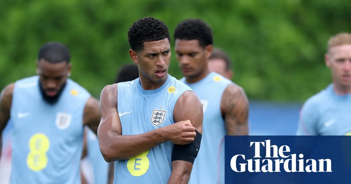 Bellingham handed No 10 shirt as England begin World Cup preparations