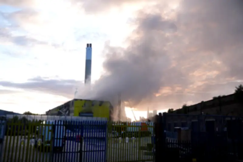 Bermondsey Fire: London Fire Brigade Tackles Major Blaze