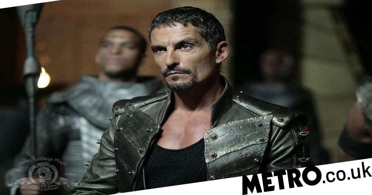 Stargate SG-1 star Cliff Simon dies aged 58 in kiteboarding accident