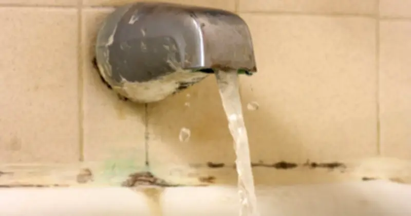 Black Mould in Bathrooms: £1 Silicone Strip Solution Stops Recurrence