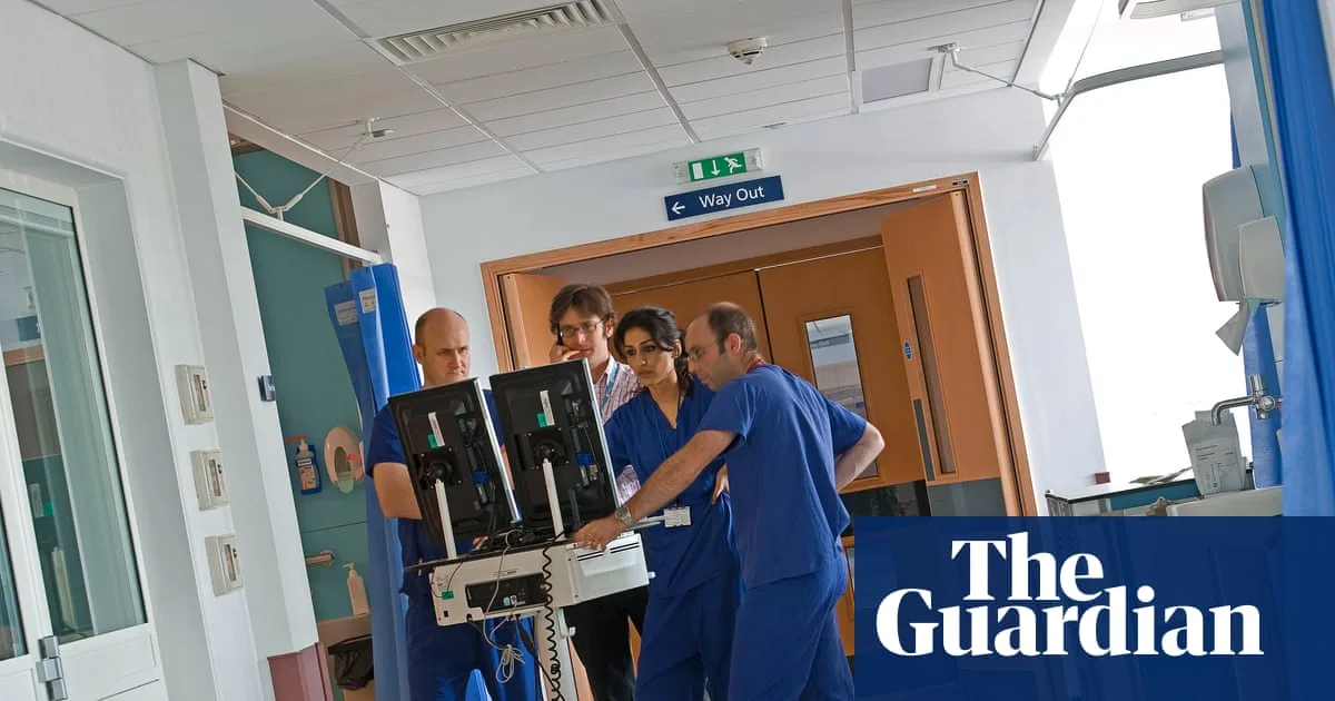 Starmer Gives Resident Doctors 48 Hours to Accept Deal or Lose Training Posts