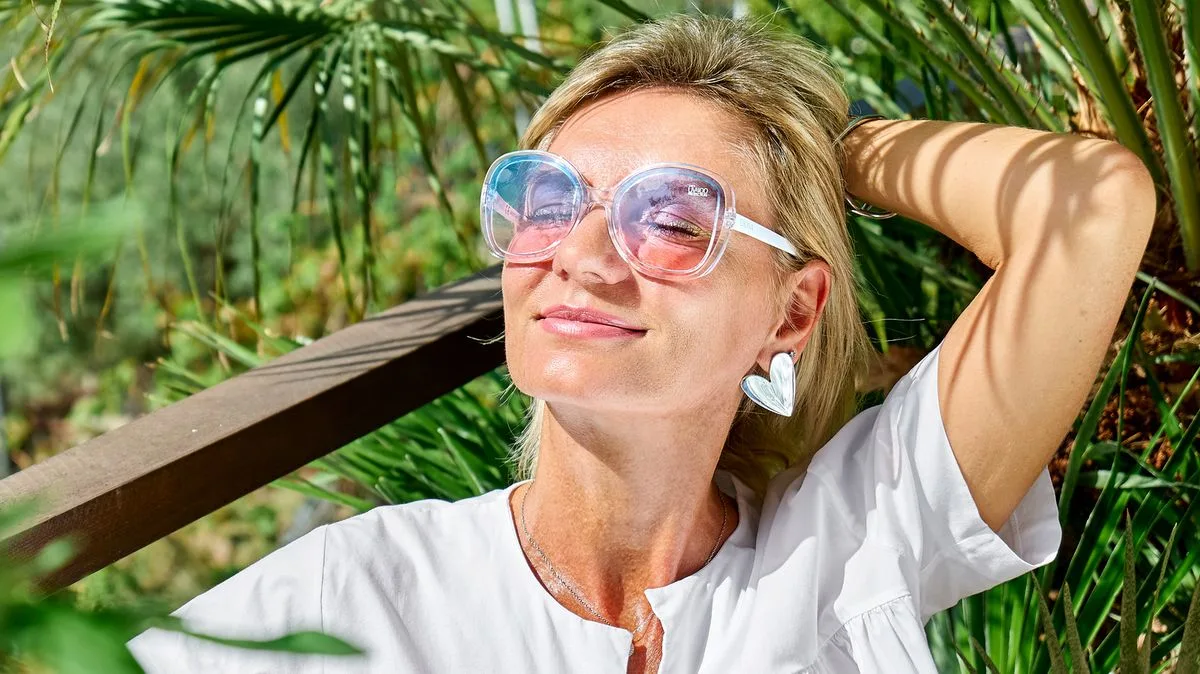 B&M's £8 Wooden Wall Art Transforms Gardens into 'Botanical Oasis'