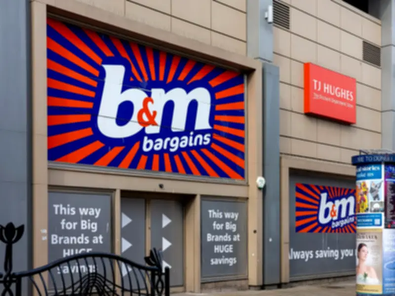 B&M's £18 Wood-Effect Lamp: 'Cosy' Homeware Under £20 Delights Shoppers