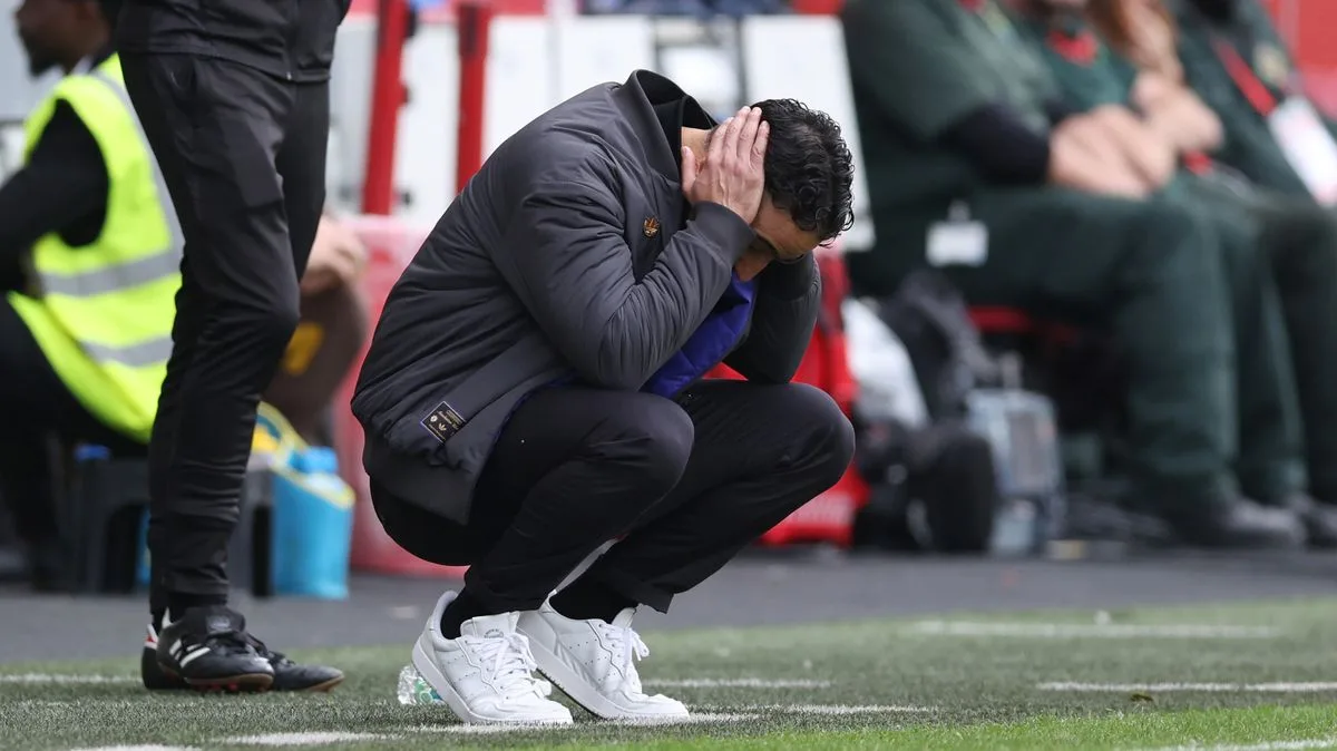 Body Language Expert Says Amorim 'Isolated' and 'on the Brink' at Man Utd