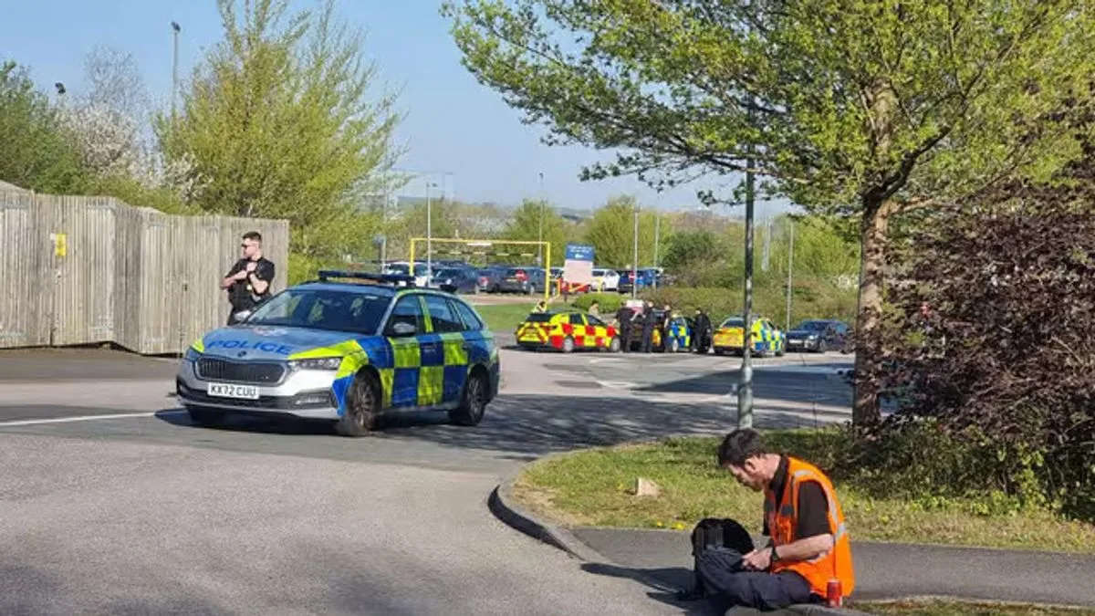 Bomb Squad Called to DHL Warehouses in Northampton After Suspicious Package Found
