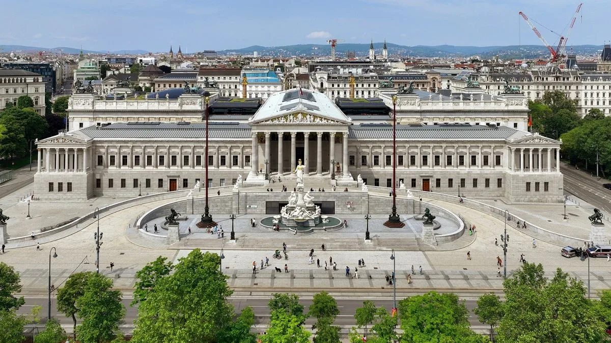 Bomb Threat Forces Lockdown of Austrian Parliament in Vienna