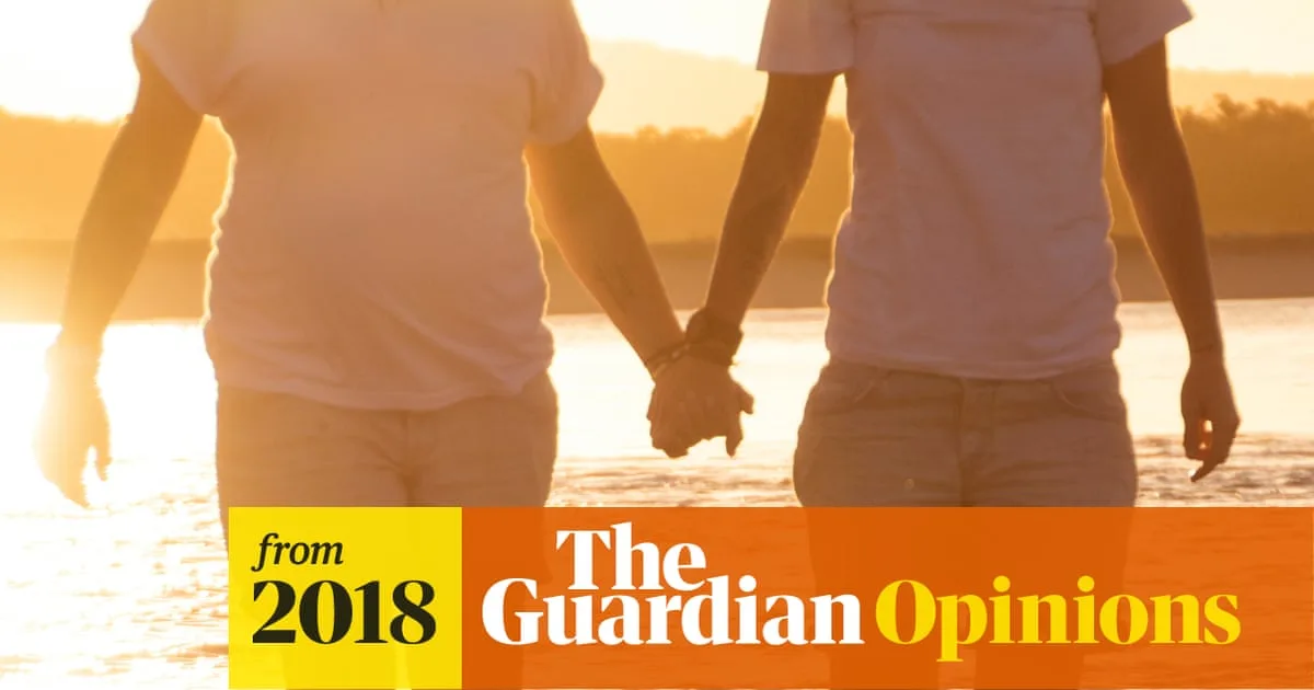 Romantic fiction must embrace same-sex love, says author Julie Cohen