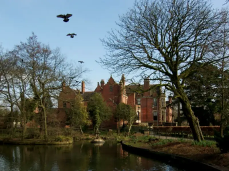 Boy, 4, Abducted from Park as Police Hunt for Suspect