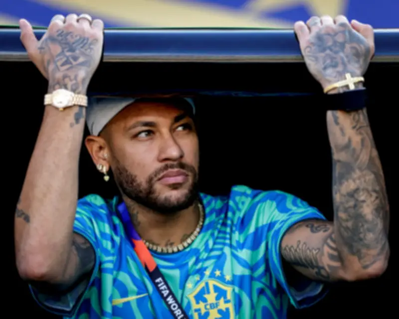 Brazil's World Cup Hopes: Neymar Debate, Team Struggles Ahead of Scotland Clash